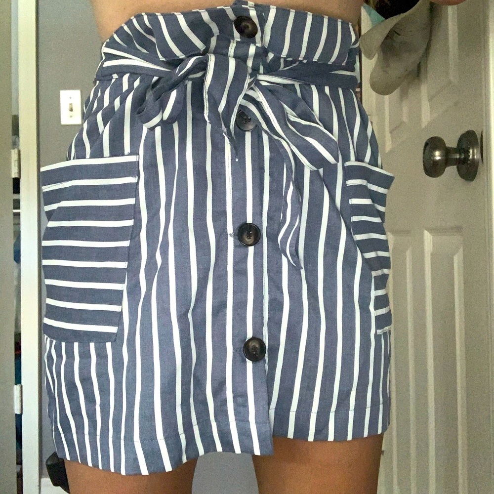 Altars state skirt size small